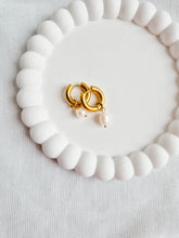 Lade das Bild in den Galerie-Viewer, Hoops 'holy' - gold
