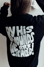 Lade das Bild in den Galerie-Viewer, UNISEX Sweater 'Healed'