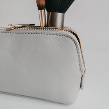 Lade das Bild in den Galerie-Viewer, Kosmetiktasche | Mäppchen klein (grau)