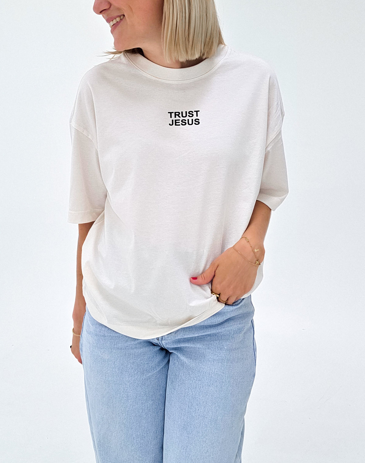 Boxy Oversize Shirt - TRUST JESUS