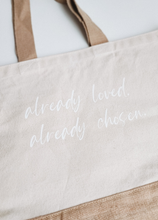 Lade das Bild in den Galerie-Viewer, Baumwoll-Jutetasche &#39;already loved.  already chosen &#39;
