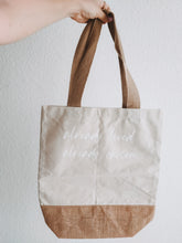 Lade das Bild in den Galerie-Viewer, Baumwoll-Jutetasche &#39;already loved.  already chosen &#39;
