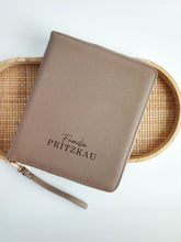 Lade das Bild in den Galerie-Viewer, Reise/ Familien Organizer (Taupe)
