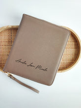 Lade das Bild in den Galerie-Viewer, Reise/ Familien Organizer (Taupe)
