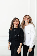 Lade das Bild in den Galerie-Viewer, LOOK UP MORE - UNISEX Sweater (schwarz)
