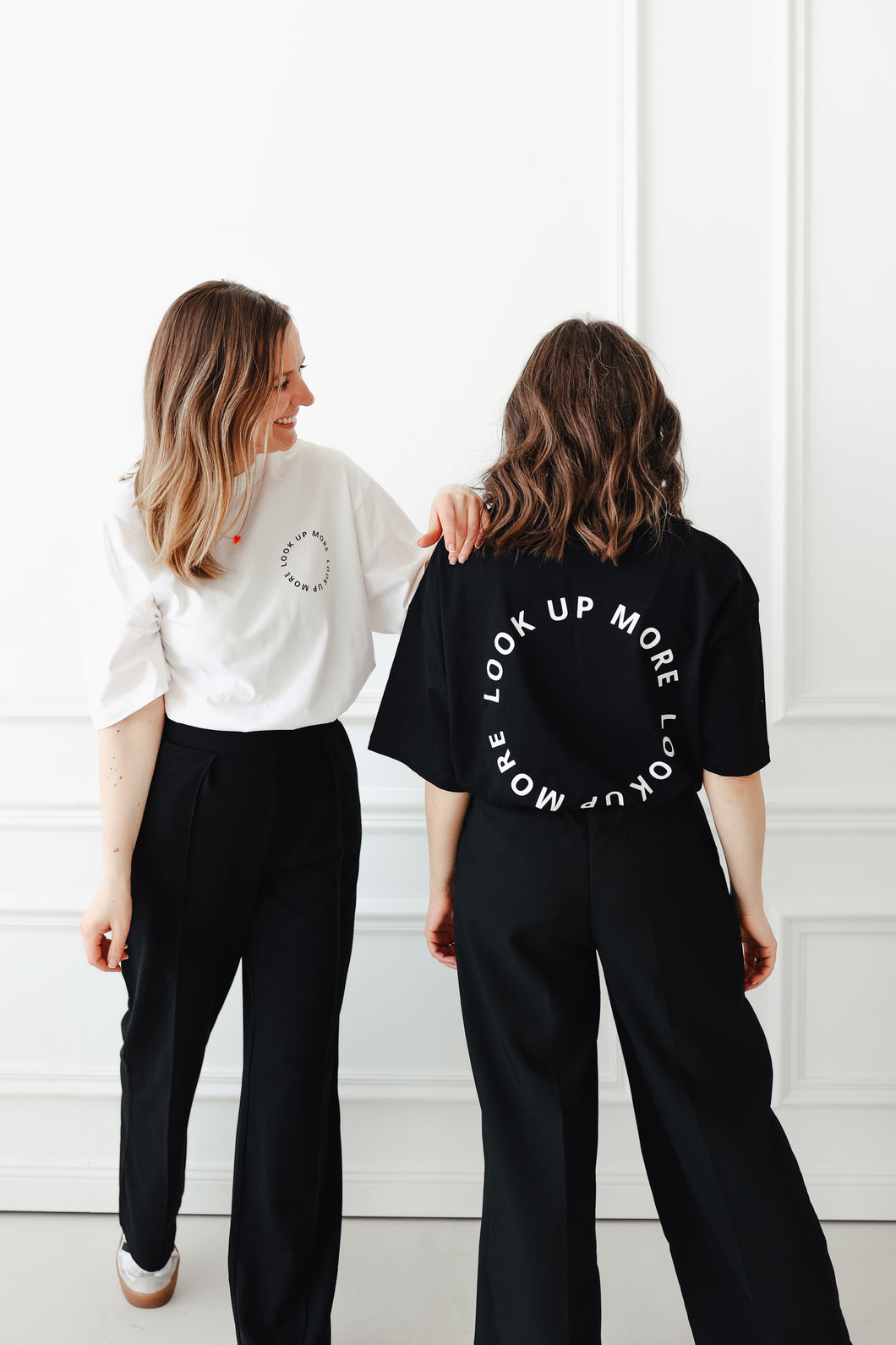 Look up more - Oversize Shirt unisex (schwarz)