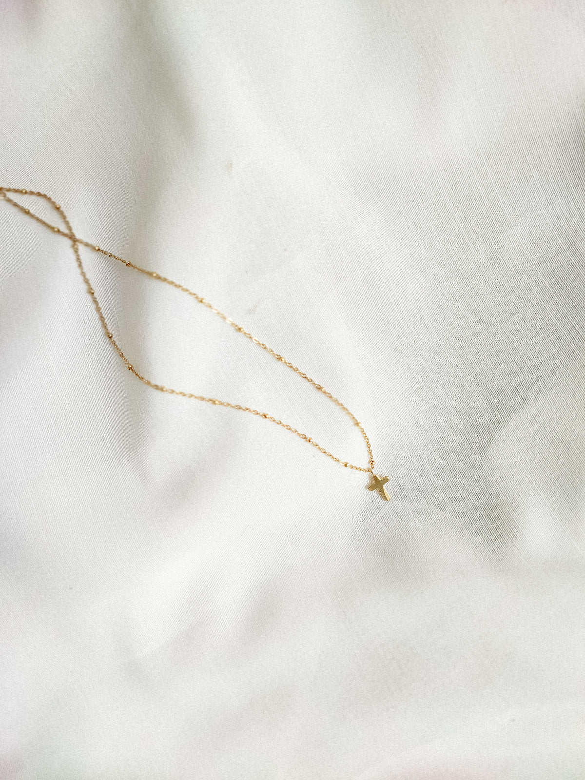Kette 'Cross with Dots' - gold