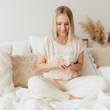 Lade das Bild in den Galerie-Viewer, Oversize Shirt &#39;deeply loved. fully known&#39;
